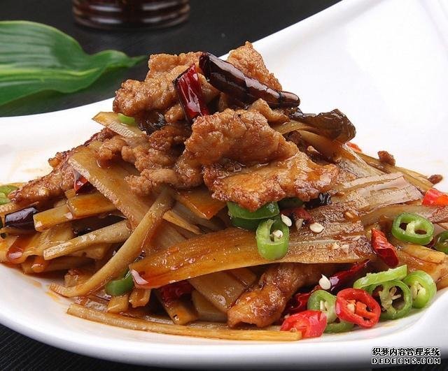 大厨告诉你:不管炒啥肉,别再用淀粉腌制,牢记这3点,鲜嫩入味