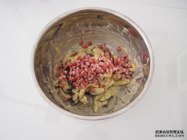茄子换种做法,搭配牛肉做“披萨”,味道特别值得尝试