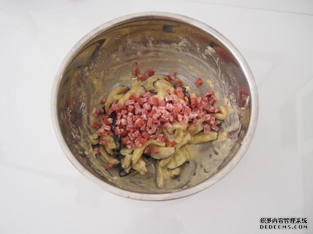 茄子换种做法，搭配牛肉做“披萨”，味道特别值得尝试