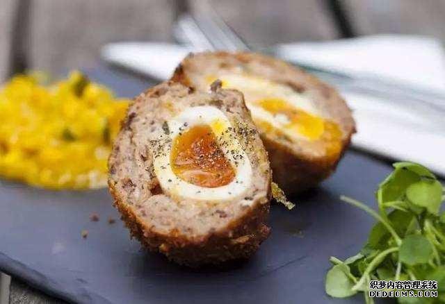 英国传承了近300年的美食,酥脆多汁颜值高,苏格兰溏心蛋了解下