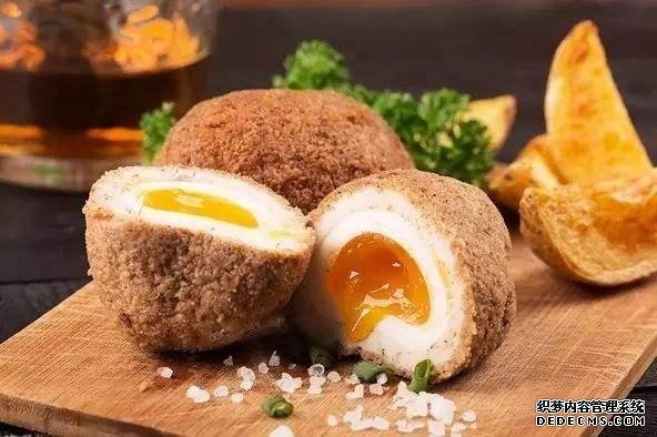 英国传承了近300年的美食,酥脆多汁颜值高,苏格兰溏心蛋了解下