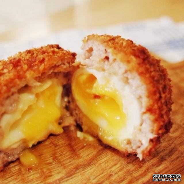 英国传承了近300年的美食,酥脆多汁颜值高,苏格兰溏心蛋了解下