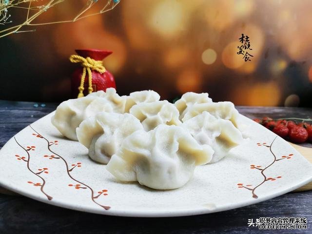 水饺直接和面就错了,多加2物,皮薄爆汁,解锁羊肉馅正确调法