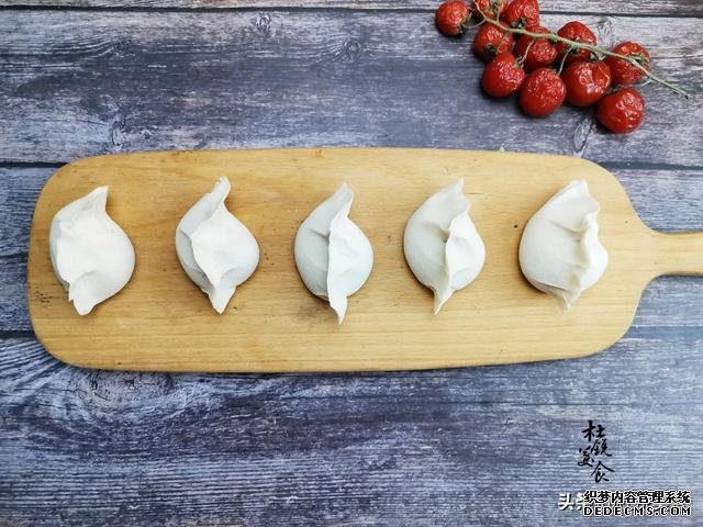 水饺直接和面就错了,多加2物,皮薄爆汁,解锁羊肉馅正确调法