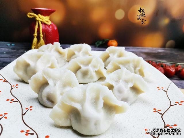 水饺直接和面就错了,多加2物,皮薄爆汁,解锁羊肉馅正确调法