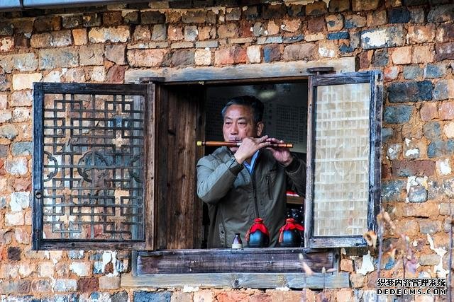 篁岭不只有晒秋和梯田花海,更有古韵味的徽派建筑和淳朴的古村落