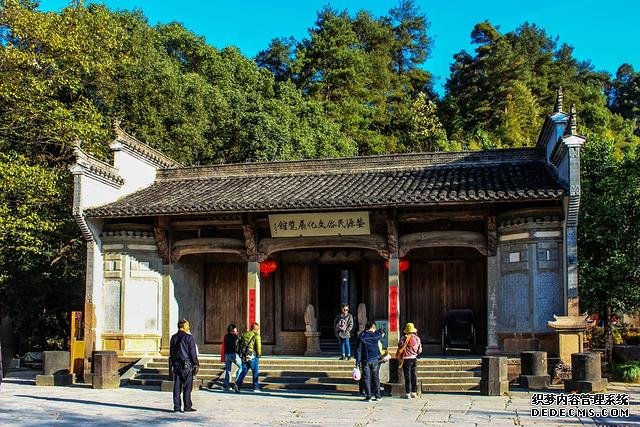 篁岭不只有晒秋和梯田花海,更有古韵味的徽派建筑和淳朴的古村落
