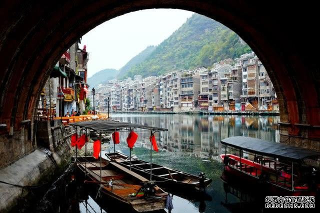 已有2000年历史的古镇,景色不输凤凰古城,始终免费对外开放