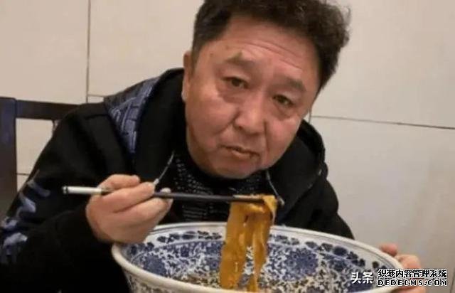 岳云鹏的面馆一碗面竟然要卖106元,为什么从来没有看到人吐槽