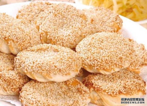 想吃烧饼不用买,没有烤箱也能做,煎一煎凉了也不发硬,好吃