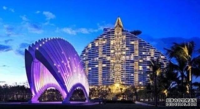 中国第一家七星级酒店,楼顶有停机坪!网友感叹:有钱真幸福