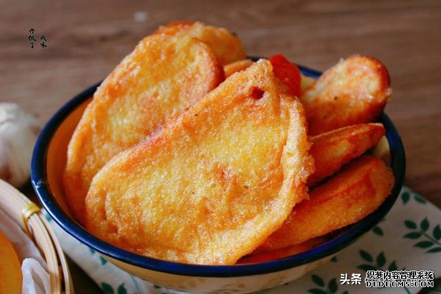 炸馍片是裹蛋液还是蘸盐水?洛阳人最会做,外焦里嫩,三天不回软