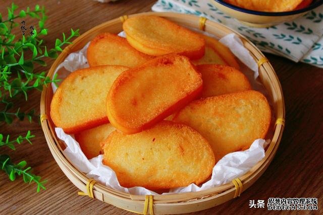 炸馍片是裹蛋液还是蘸盐水?洛阳人最会做,外焦里嫩,三天不回软