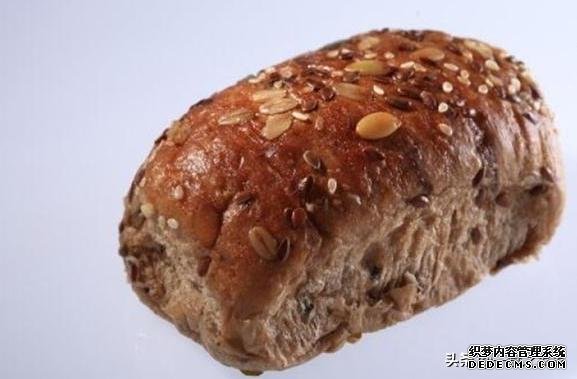 蛋糕店的这4种面包你还在买吗?店员透露:我们老板自己都不吃!