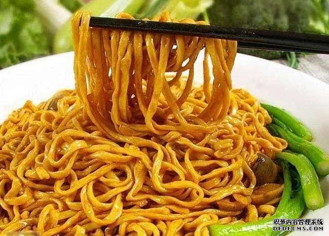 中国四大名面争第一,外国人吃后却说还有意大利面,网友表示不服