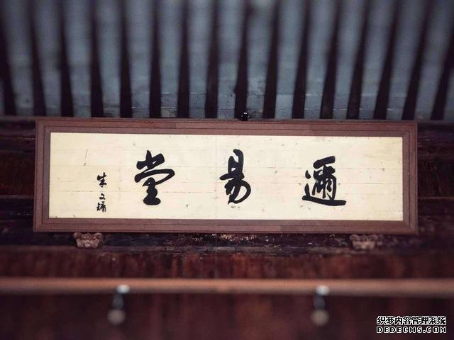 烟花三月下江南,去一座从唐代游到清代的古镇,就藏在西湖边上!