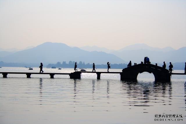 杭州旅游除了西湖，另一个景区门票高达580元，就算人挤人也要去