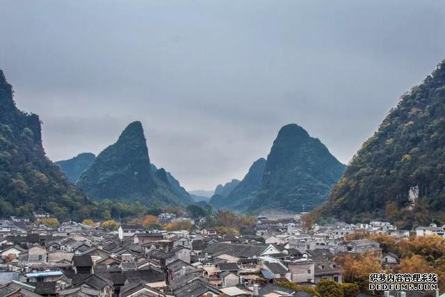 国内最原始古朴的7大古镇,穿越千年的古村落、茶马古道......