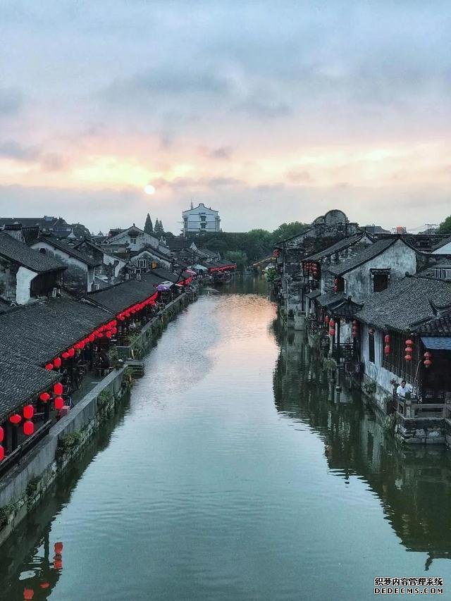 国内最原始古朴的7大古镇,穿越千年的古村落、茶马古道......