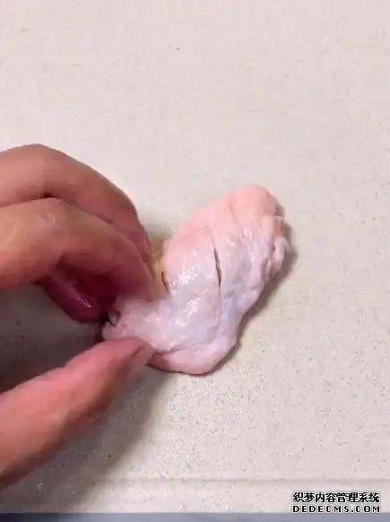 一锅鸡翅,不烤不炸,只需动手5分钟,超便捷,特别适合上班族