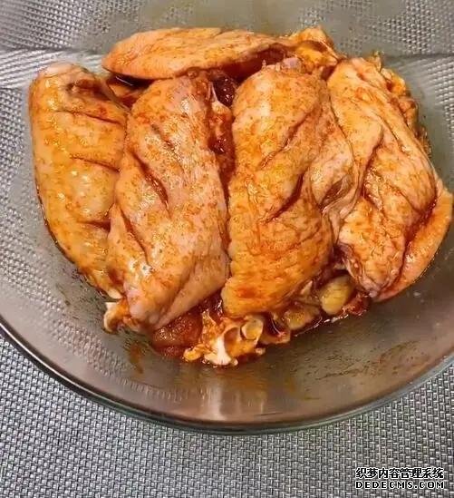 一锅鸡翅,不烤不炸,只需动手5分钟,超便捷,特别适合上班族