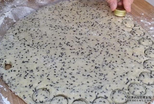 第一用芝麻做小馒头,不蒸不煮不油炸,简单又营养,真的太好吃了