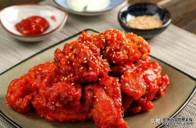 想吃韩式炸鸡不用买，自己就能做，比普通的炸鸡只多了一个步骤
