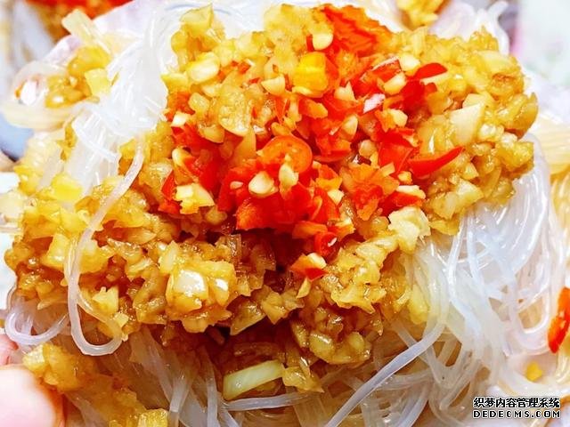 十分钟搞定蒜蓉粉丝扇贝,料足味鲜全家爱吃,比外面卖的好吃百倍