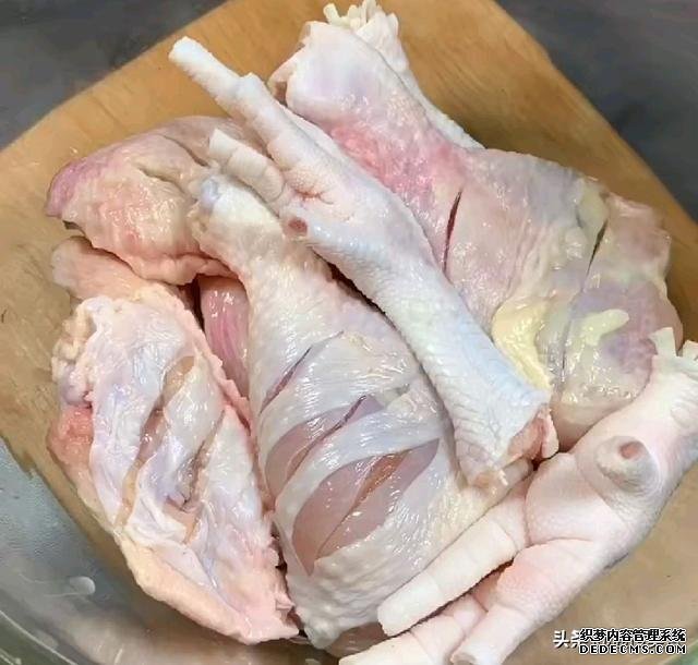 用电饭锅就能做的菜，美味又简单，最适合过年做了