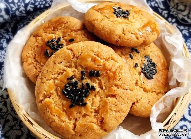 酥得掉渣的核桃酥,香味十足,在家也能做了
