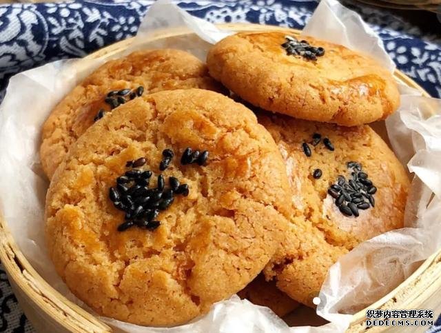 酥得掉渣的核桃酥,香味十足,在家也能做了