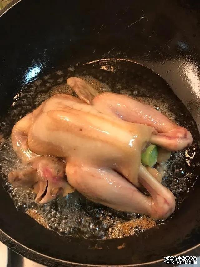传统的烧鸡怎么做,香料这样配,还是以前的味道,小白都学得会