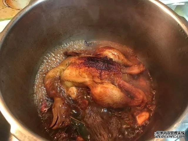 传统的烧鸡怎么做,香料这样配,还是以前的味道,小白都学得会