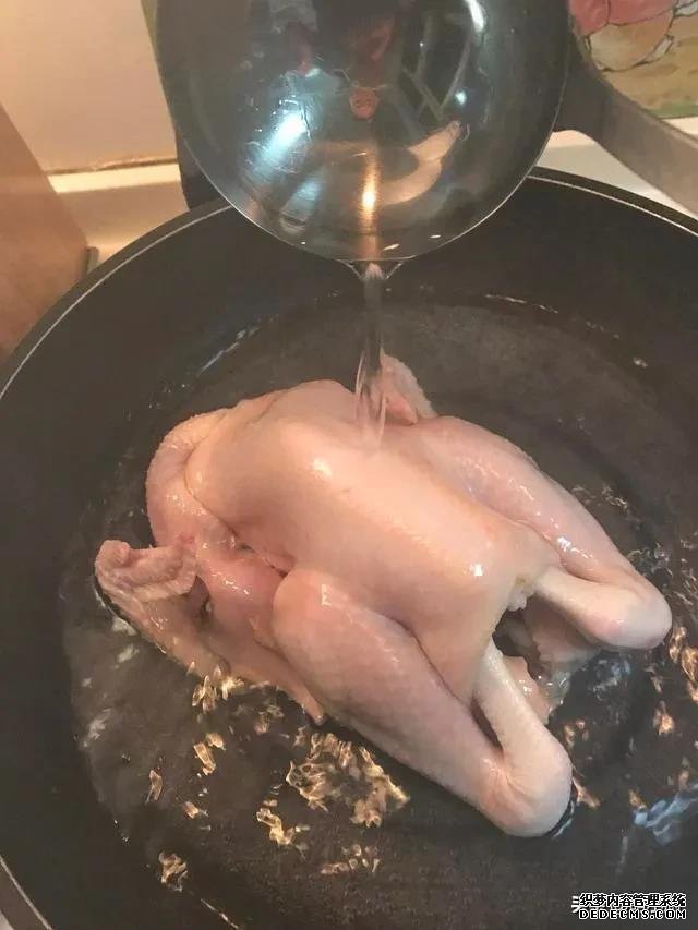 传统的烧鸡怎么做,香料这样配,还是以前的味道,小白都学得会