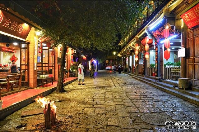 云南纳西族最早居住的古镇,比丽江古城清幽,茶马古道上重要集镇