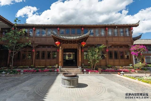 大理苍山下洱海边的白族院落民宿,去闻闻大理的春天丨泊心云舍
