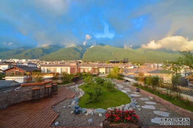 大理苍山下洱海边的白族院落民宿,去闻闻大理的春天丨泊心云舍
