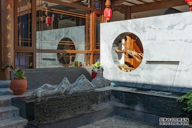 大理苍山下洱海边的白族院落民宿,去闻闻大理的春天丨泊心云舍