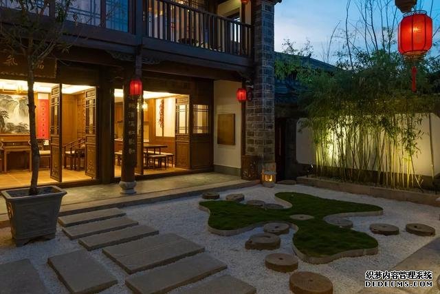 大理苍山下洱海边的白族院落民宿,去闻闻大理的春天丨泊心云舍