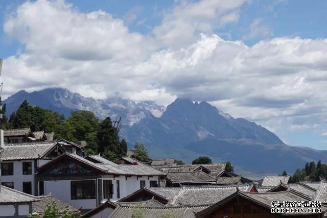 大理苍山下洱海边的白族院落民宿,去闻闻大理的春天丨泊心云舍