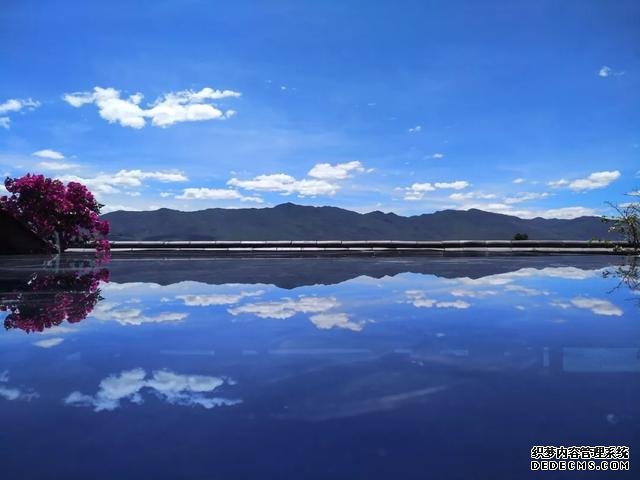 大理苍山下洱海边的白族院落民宿,去闻闻大理的春天丨泊心云舍