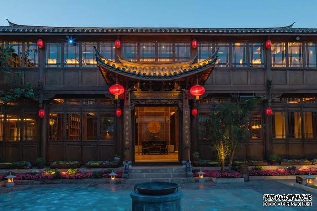 大理苍山下洱海边的白族院落民宿,去闻闻大理的春天丨泊心云舍