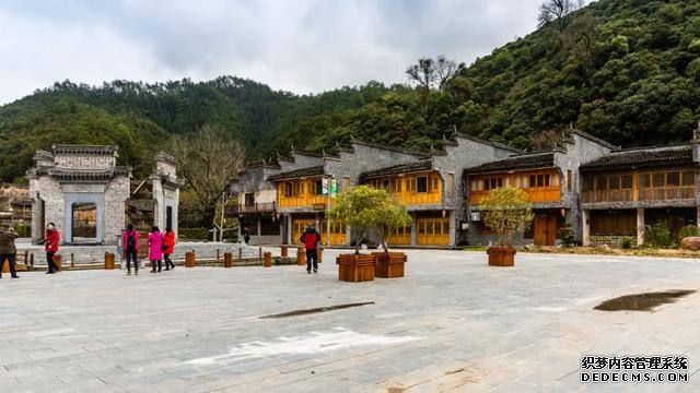 江西被忽略的古镇,有“瓷之源、茶之乡、林之海”美称,在景德镇