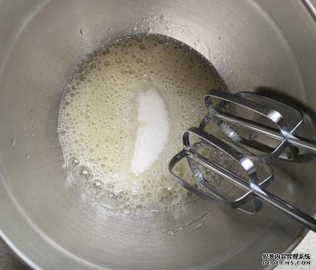 全蛋白舒芙蕾,低糖无油,超轻盈的口感,好吃到爆