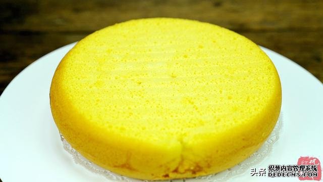 电压力锅也能做蛋糕,5个鸡蛋2两糖,蓬松又香甜,孩子吃着特高兴
