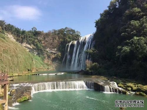 游在贵州!春游赏花黔西北还有溶洞和瀑布