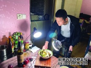 镇江餐厅老板变美食网红两个月攒百万粉丝