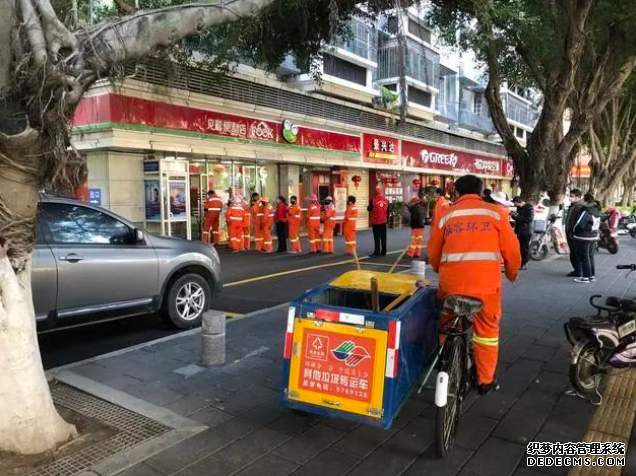 厦门：“爱心食物银行”提供爱心套餐致敬一线