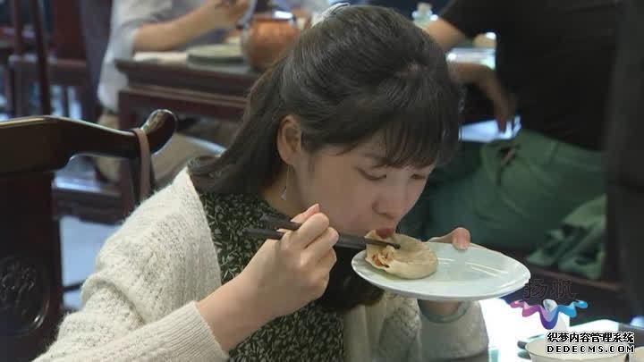 恢复传统菜 推出新菜品 外地游客点赞“世界美