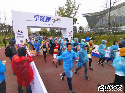 感受运动美食盛宴，2019东风日产成都马拉松早餐